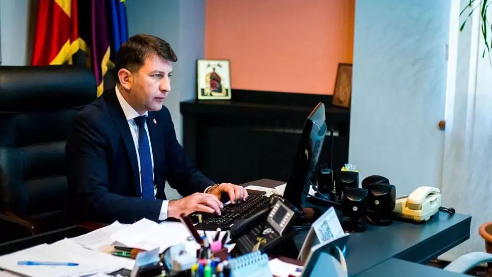 Demisie din PNL în Roman. Fostul primar Lucian Micu, nemulțumit că i s-a blocat candidatura