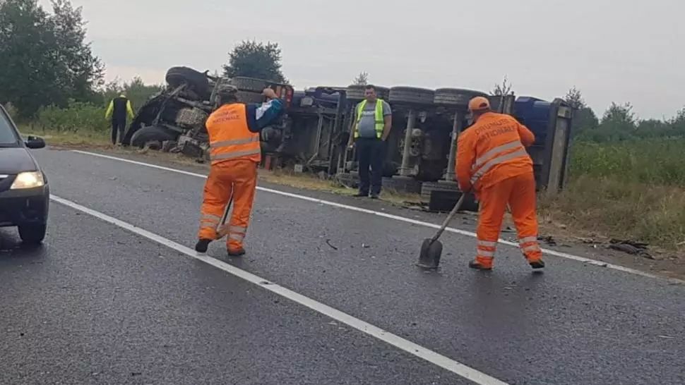 Accident cumplit pe DN 1: două persoane au murit pe loc, trei au fost rănite