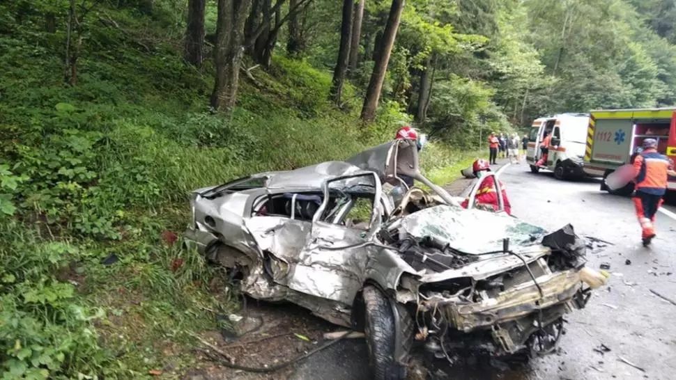 Tragedie pe DN11! Doi morți într-un accident rutier produs între un autoturism și un autotren