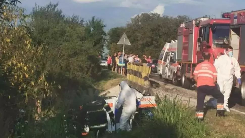 Pacienta cu Covid-19 din ambulanța care a căzut de pe un pod, în județul Gorj,  a murit