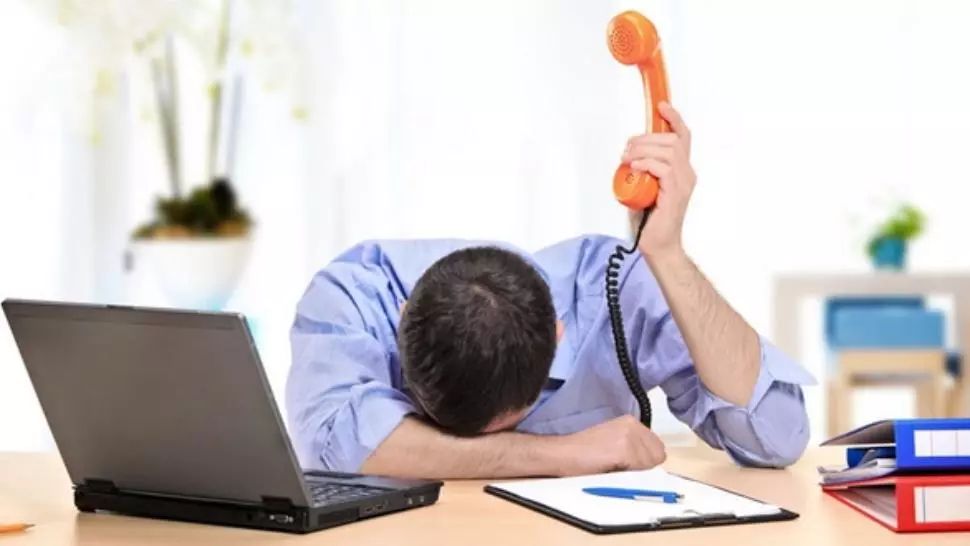 Angajații care au lucrat în regim de telemuncă pot primi 2.500 de lei de la Guvern. În ce condiții se dau banii