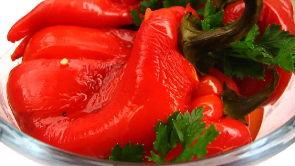 Secretul neştiut despre banalii ardei copţi. Mai mănânci?