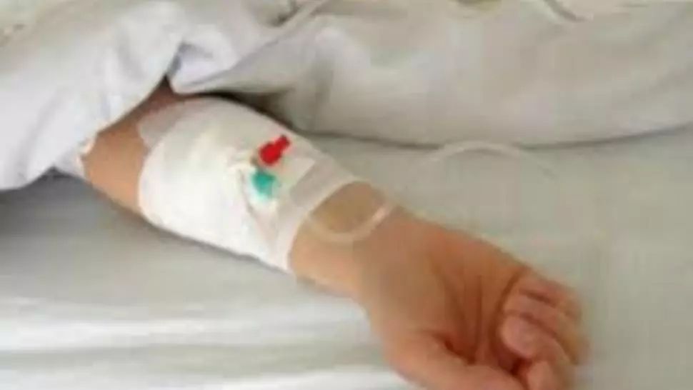 Băiatul din Dej, pe care mama l-a lăsat să putrezească, a murit