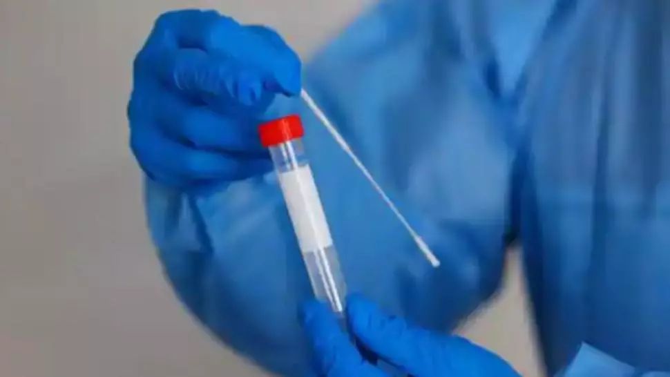 Șase teste RT PCR, același rezultat: pozitiv COVID-19. Drama unei românce de 31 de ani