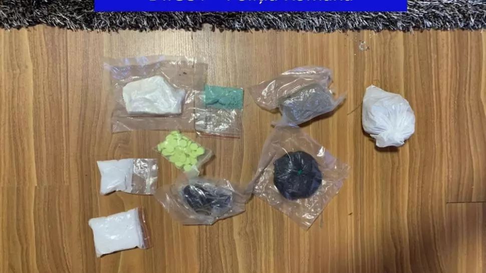 Doi bihoreni și un tulcean, arestați preventiv pentru trafic de droguri, de procurorii DIICOT Vrancea