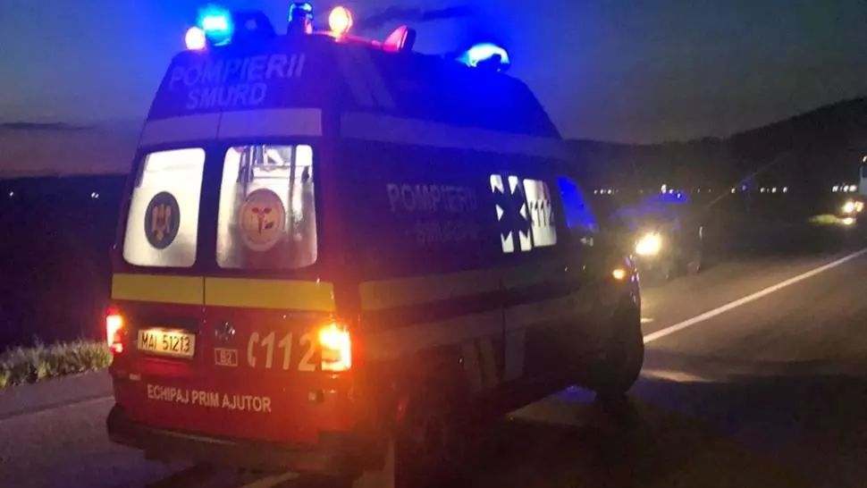Mai mulţi minori răniţi după un accident rutier provocat de un tânăr de 17 ani