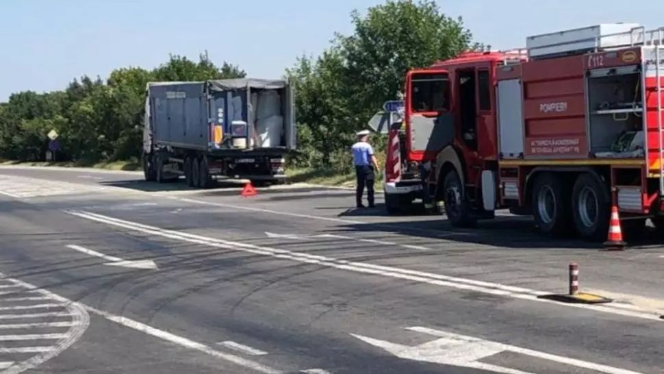 Pericol de EXPLOZIE la Timișoara: Incendiu la un TIR încărcat cu azotat de amoniu!