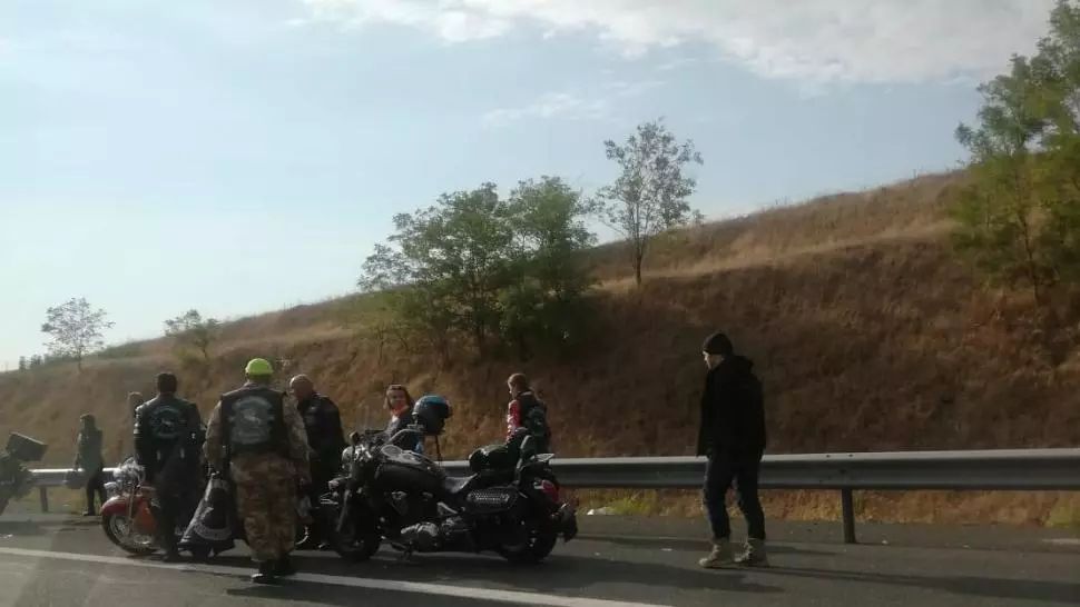 Accident pe Autostrada Soarelui, pe sensul către mare. Impact între un autoturism și o motocicletă FOTO