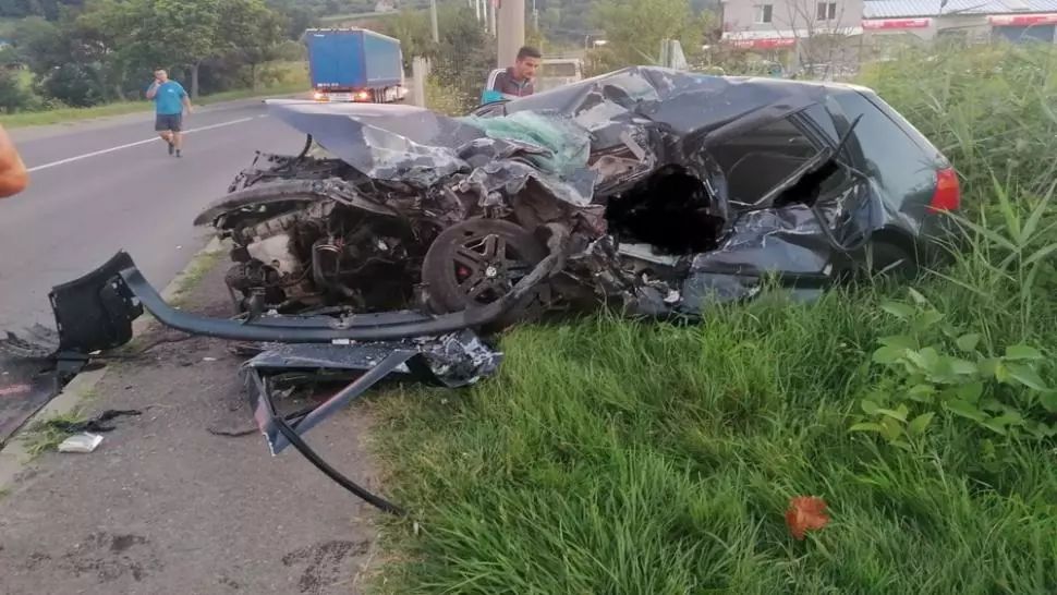 Accident înfiorător, în Mediaș: un mort, după impactul violent cu un TIR