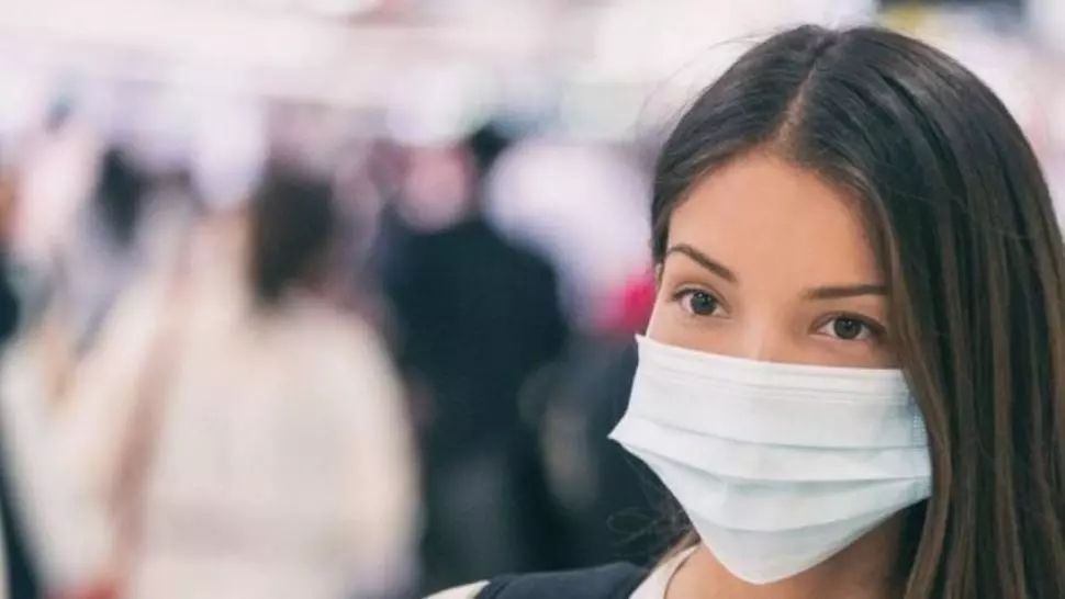 Masca devine OBLIGATORIE în Harghita, de marți