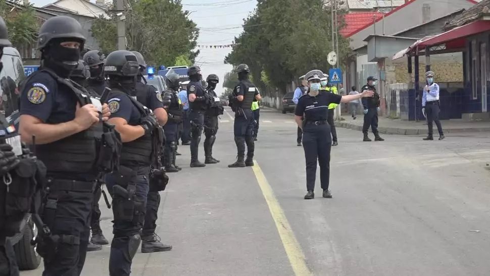 O nouă bătaie între clanuri la Murgeni! Peste 50 de persoane s-au încăierat. S-au tras focuri de ARMĂ