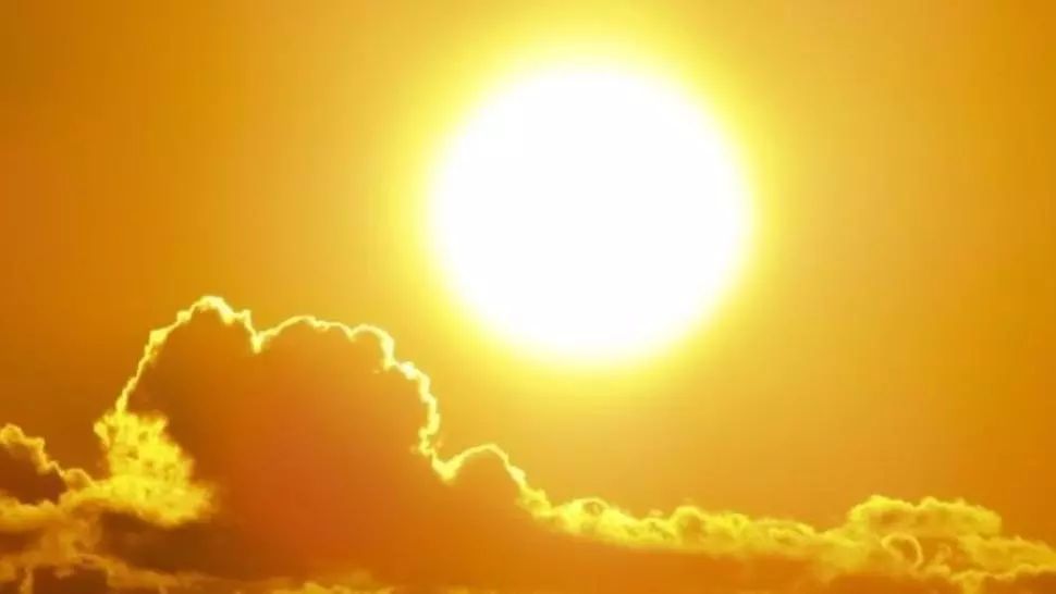 Val de căldură extremă în weekend! Cod portocaliu în vestul țării, cod galben în Maramureș, Crișana, Banat, Transilvania și Oltenia