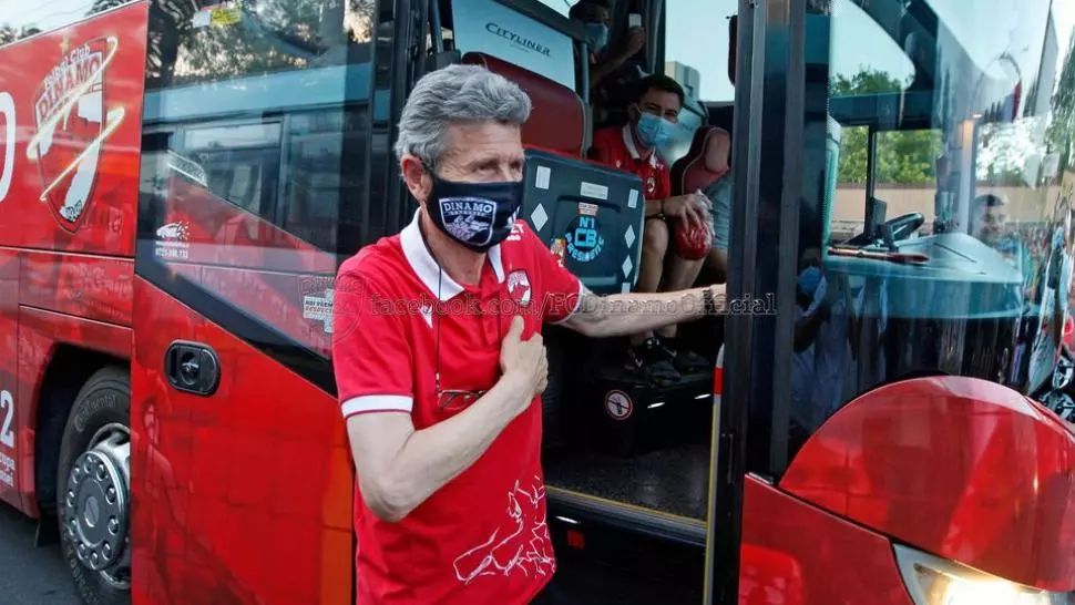 Cale liberă pentru Contra! Mulţescu şi-a reziliat contractul