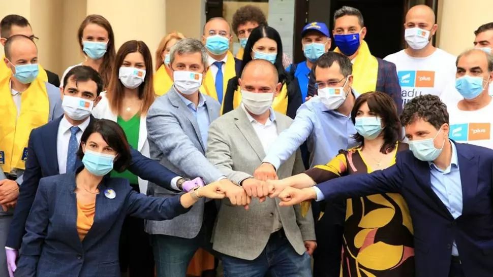 Nicușor Dan și-a depus CANDIDATURA pentru Primăria Capitalei: ”Bucureștenii vor o altă administrație”