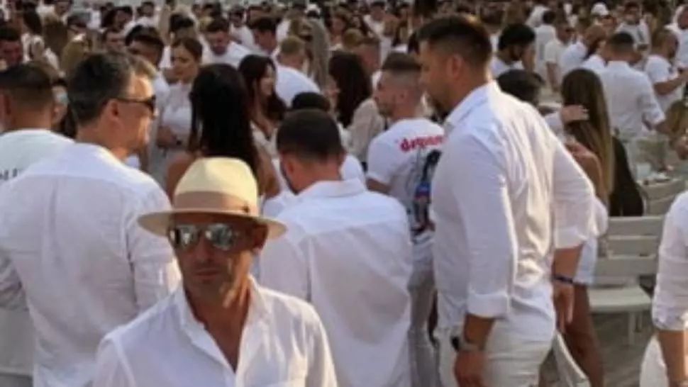 VIDEO O nouă petrecere cu ignorarea restricțiilor, în cel mai scump club din Mamaia