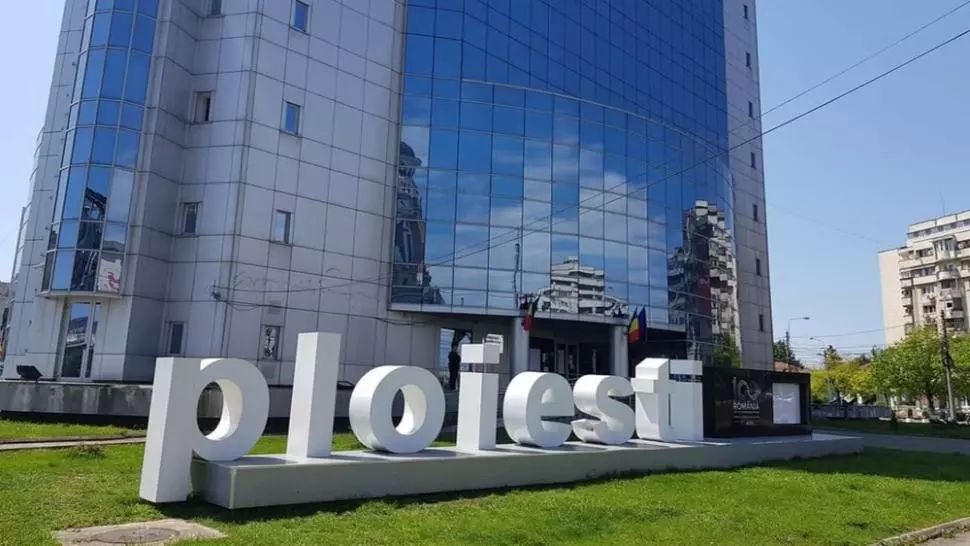 Doi salariați ai Primăriei Ploiești, depistați cu COVID-19. Direcția judiciară și Direcția Comunicare, în IZOLARE