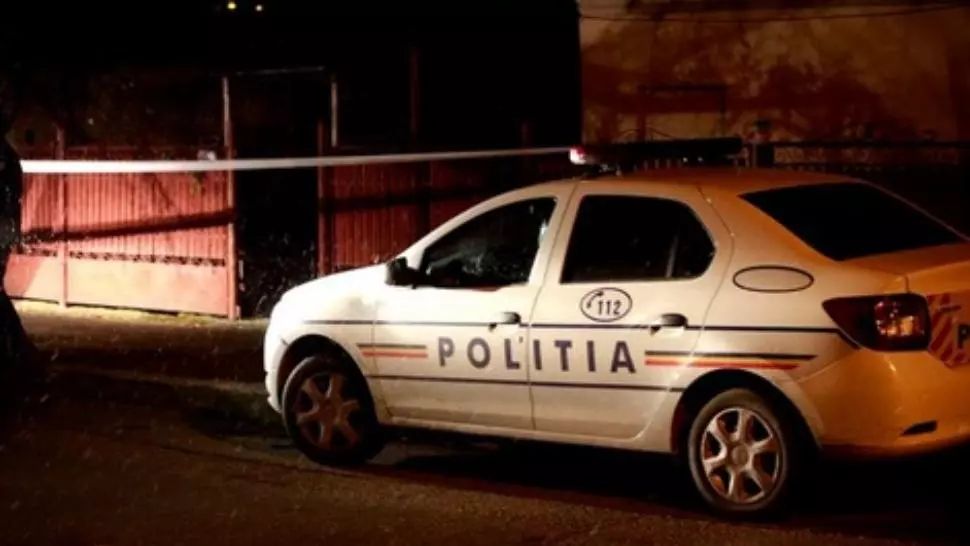 Răfuială în stradă, între două familii din jud. Dolj: 15 persoane, la spital