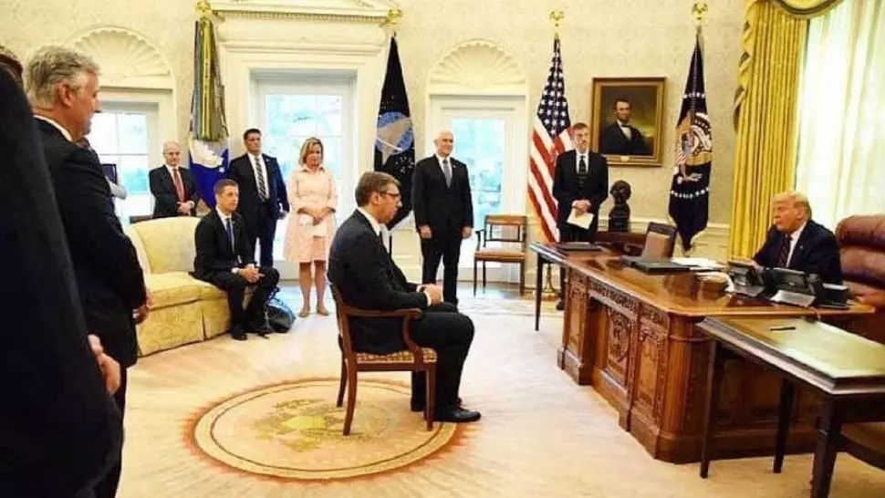 Replici acide între Serbia și Rusia, după vizita în SUA a lui Aleksandar Vucic. Atitudinea președintelui, comparată cu cea a lui Sharon Stone 