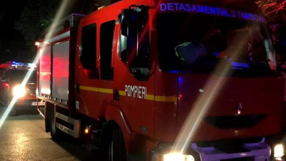 Tragedie în județul Dolj: O femeie şi doi copii mici au murit într-un incendiu dintr-un bloc de locuințe