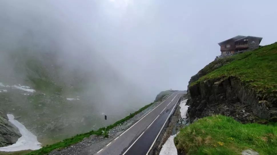 Trafic închis pe Transalpina pentru două zile