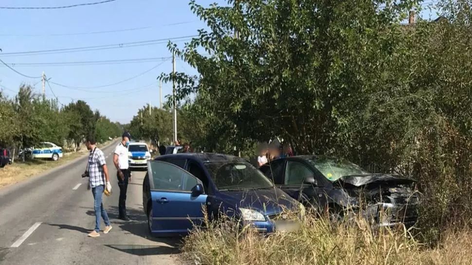 Accident în Olt. Două mașini au intrat în coliziune