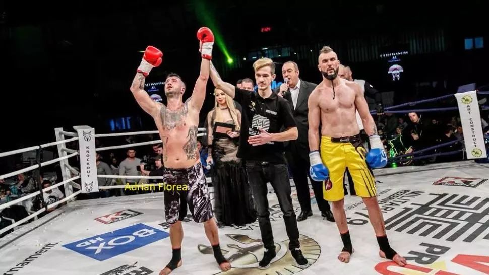 Luptător K1 înjunghiat într-o răfuială între clanuri a murit