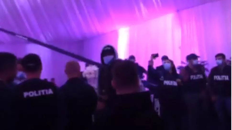 Botez întrerupt de poliție în Buzău. Nașul era Adi Minune