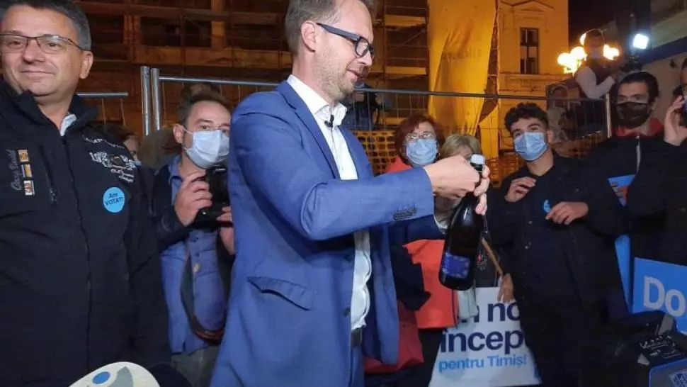 Dominic Fritz „atentează” la funcția supremă în USR