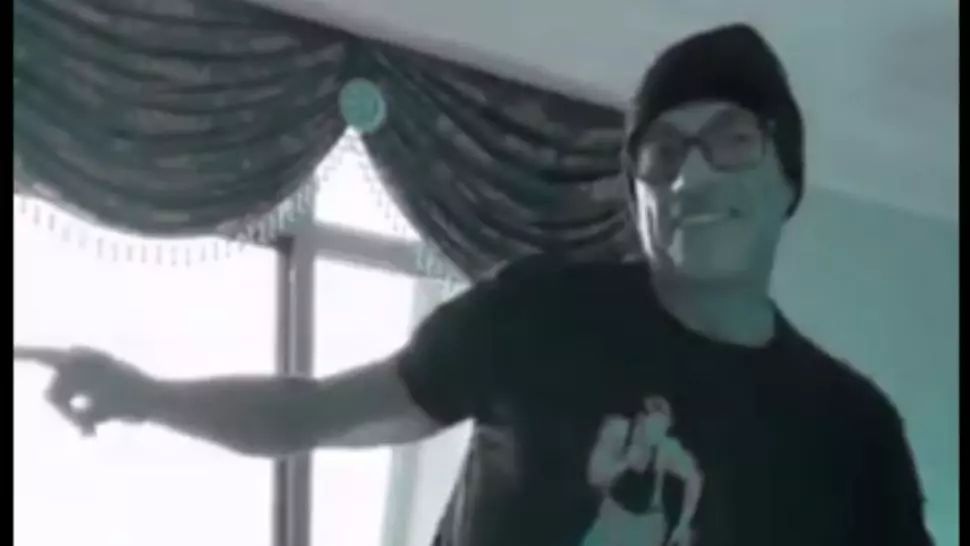 VIDEO Jean-Claude Van Damme își etalează calitățile de dansator pe o melodie românească
