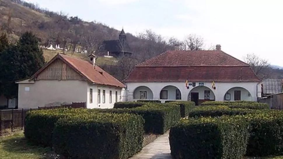 O angajată a primăriei Săliștea, din Alba, depistată cu Covid-19. Instituția se închide miercuri