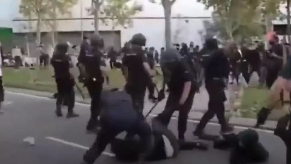 Madridul fierbe! Proteste față de noile restricții anti-Covid, în timp ce spitalele sunt suprasolicitate