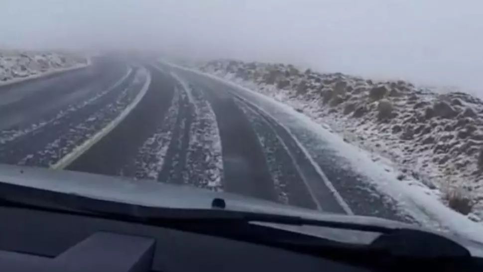 Prima ninsoare pe Transalpina: Imagini uimitoare