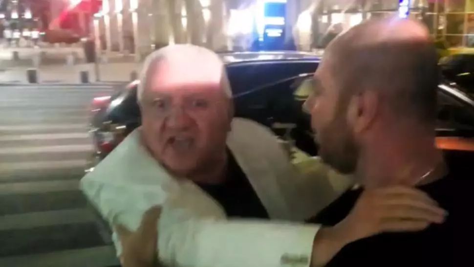 Dumitru Dragomir, implicat într-un conflict, în centrul Capitalei.  A luat foc după ce a fost numit "slugă și fosilă comunistă"