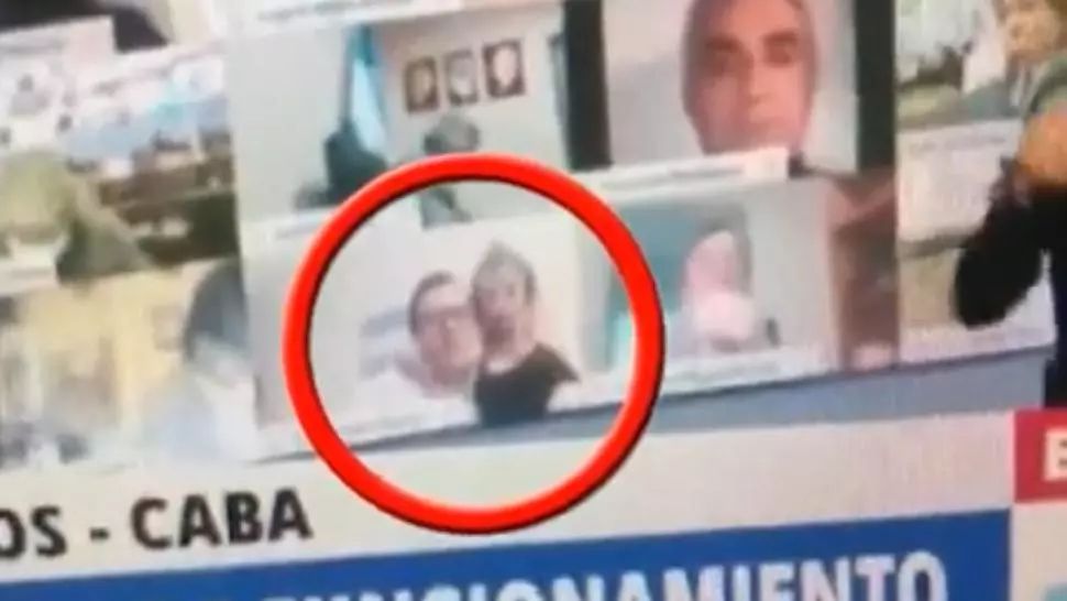 VIDEO/ Parlamentar surprins în ipostaze intime cu soția, în timpul unei ședințe. Ce măsuri s-au luat împotriva sa