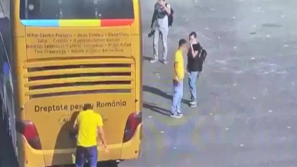 VIDEO/ Imagini ULUITOARE: Protestatarul-șef din Piața Victoriei, acțiune ilegală