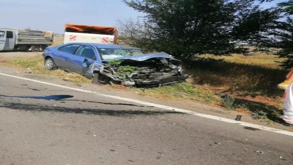  FOTO| Impact nimicitor pe DN4 în județul Călărași. Cinci persoane rănite, a fost chemat elicopterul SMURD