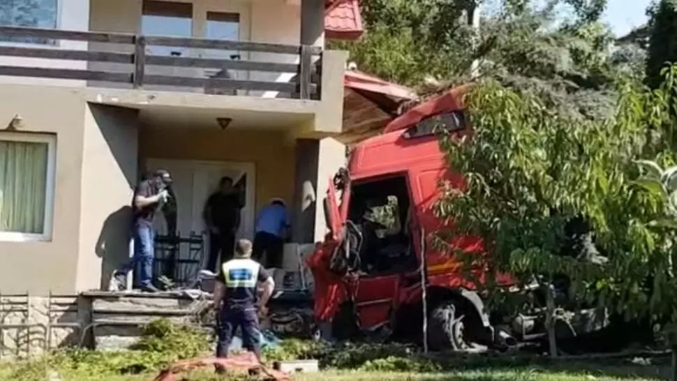 VIDEO Accident înfiorător la Iași: o fetiță de 3 ani și un bărbat, uciși de remorca unui TIR