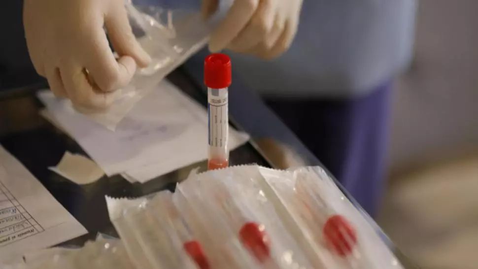 Focar de COVID-19 la o companie de construcții din Iași: 21 de muncitori vietnamezi, confirmate pozitiv