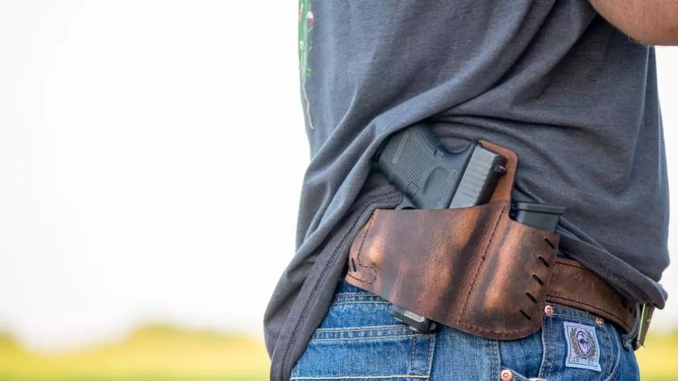 ALERTĂ maximă în Mehedinți! Un agent de pază și-a pierdut arma din dotare la o toaletă dintr-un mall