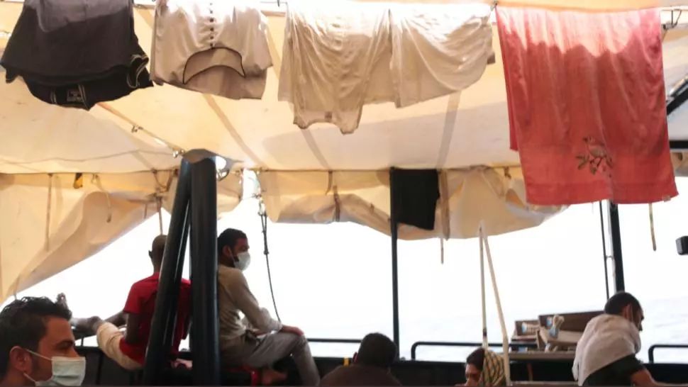 Italia permite debarcarea pe teritoriul său a celor 125 de migranţi de pe nava umanitară Alan Kurdi