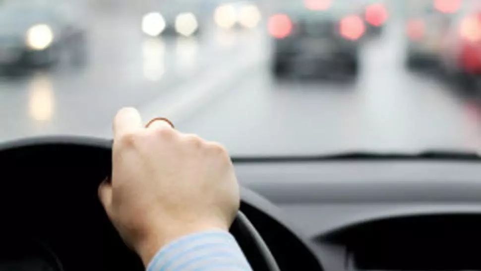 TIR răsturnat pe Șoseaua de Centură a Capitalei. Circulația îngreunată, pe un singur fir