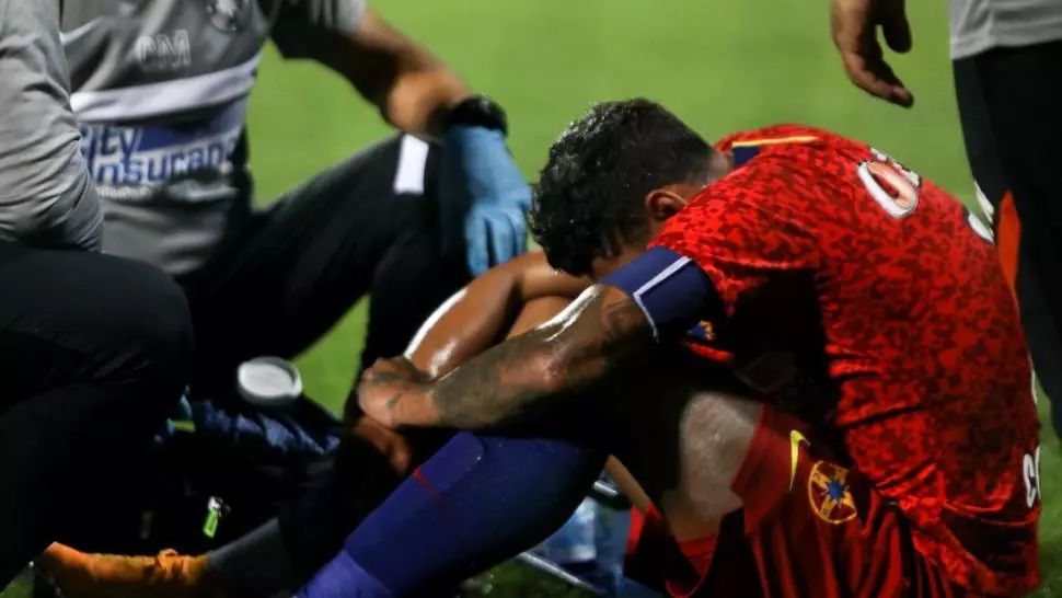 Lovitură primită de FCSB! Cât va sta Florinel Coman în afara terenului