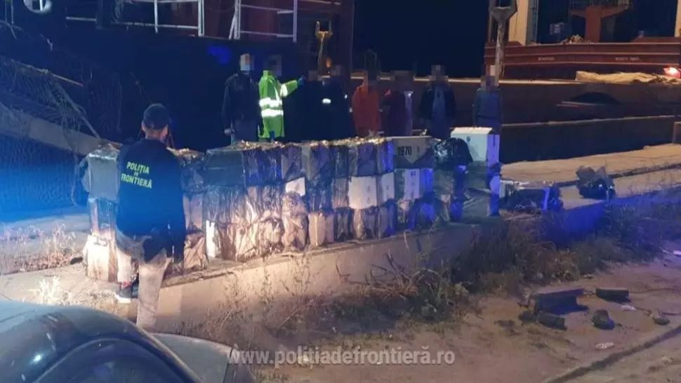 FOTO/ Contrabandiști de țigări opriți cu focuri de armă în Portul Constanța