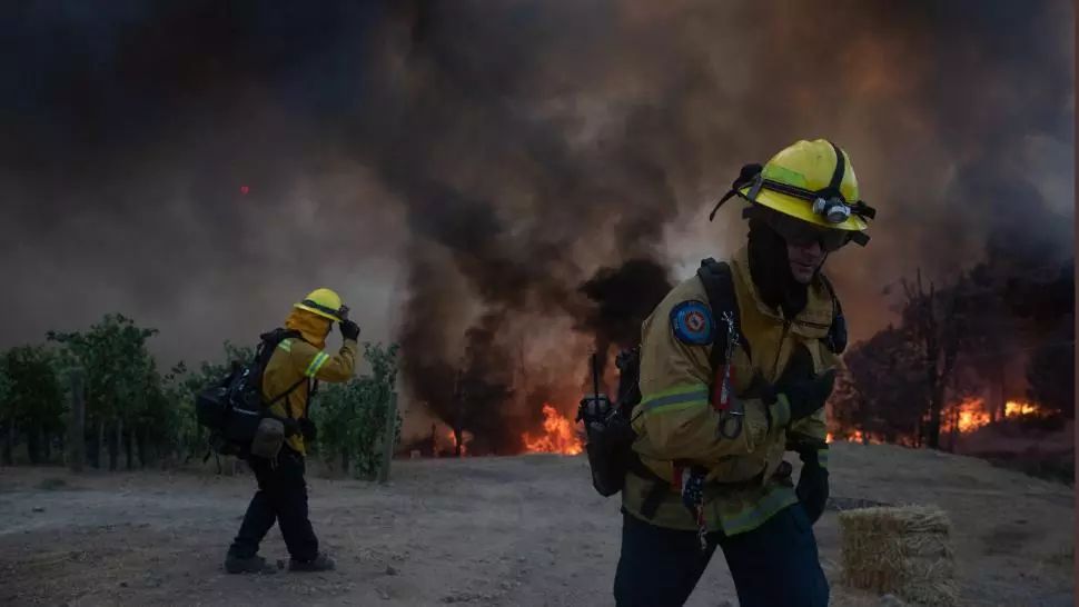 Incendiile de vegetație fac ravagii în California. Mii de oameni au fost evacuați din calea flăcărilor