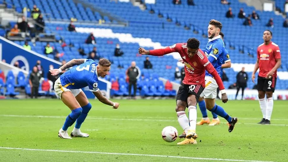 VIDEO | Roller-coaster de emoții! Arbitrul a fluierat finalul meciului Brighton – United, însă partida s-a reluat!