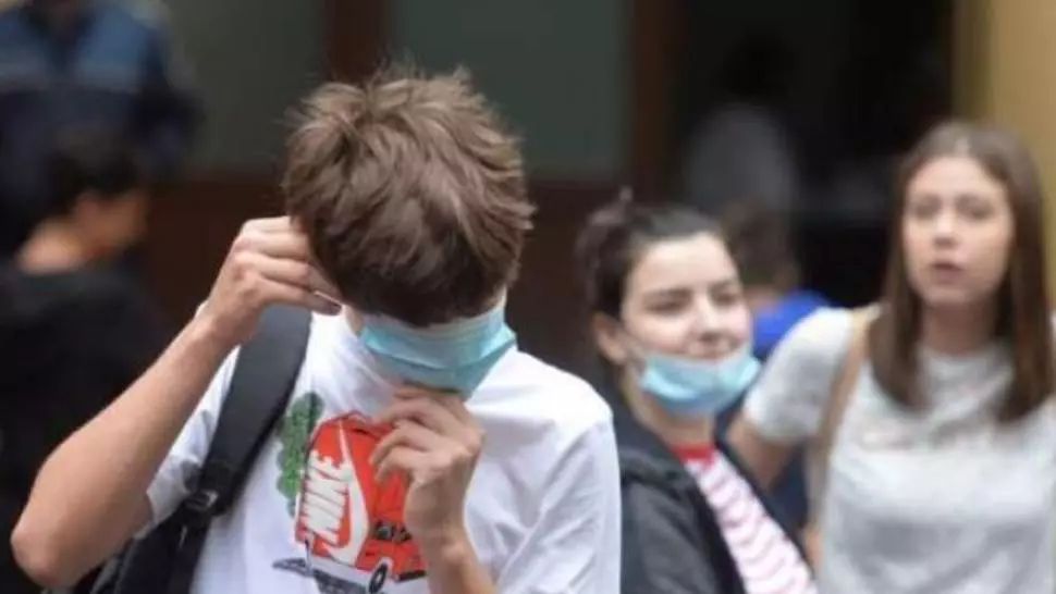 Aproape toate unitățile școlare din București încep anul după scenariul mixt, restul exclusiv online - LISTA DETALIATĂ