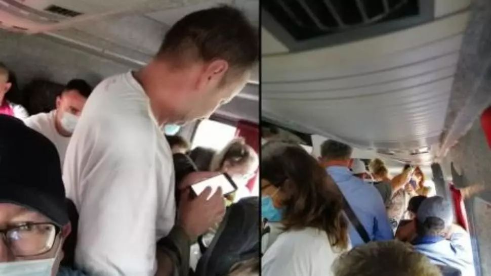 Călători îngrămădiți într-un microbuz, fără mască. Scuza patronului: ”S-a întâmplat o singură dată”