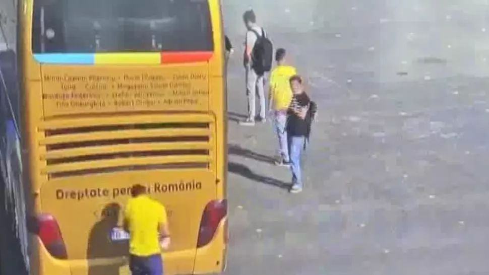 "Fără mască". Protestatarul care a schimbat plăcuțele de la mașină, dosar penal