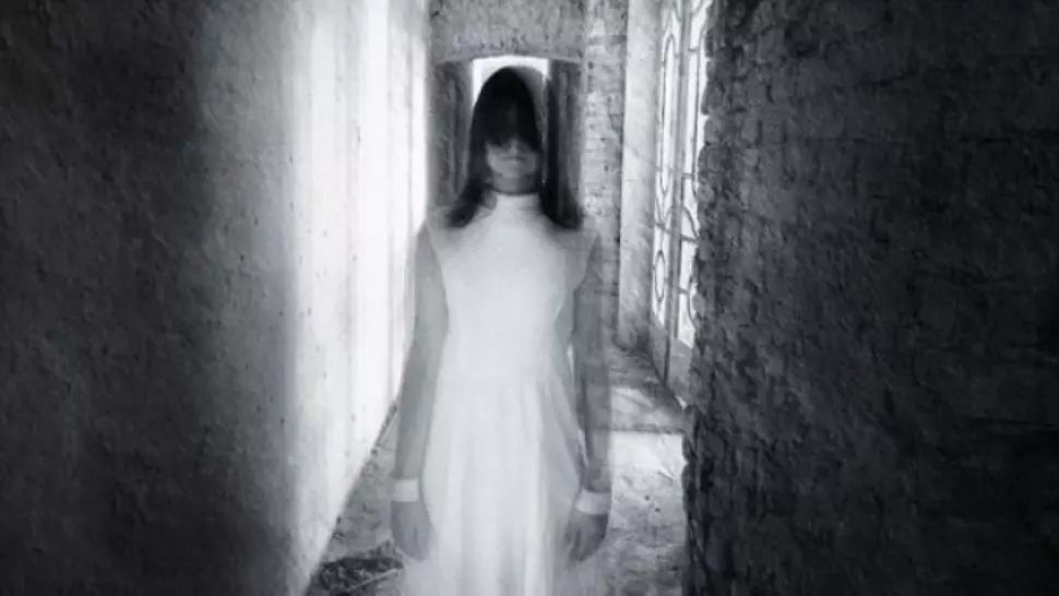 Semne care îţi arată că ai în casă spiritul unui om mort: Mare atenţie!