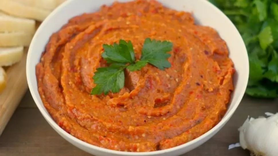 Zacuscă de vinete și gogoșari. Ingredientul care-i dă tot gustul